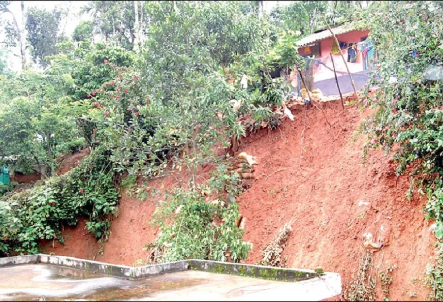 तमिलनाडु: भूस्खलन के चलते ऊटी-मेट्टूपालयम सड़क पर यातायात बाधित
