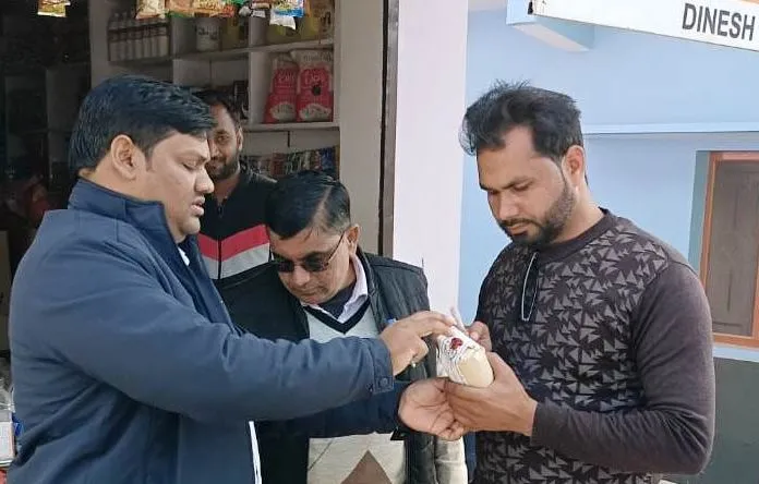 पीलीभीत: मिलावट रोकने के दावे...दो दिन में ले पाए दूध के चार नमूने, ये कैसा अभियान!