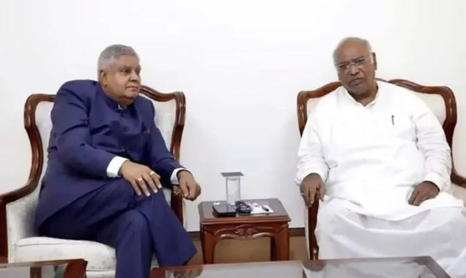 धनखड़ ने खड़गे को फिर लिखा पत्र, क्रिसमस के दिन अपने आवास पर किया आमंत्रित 
