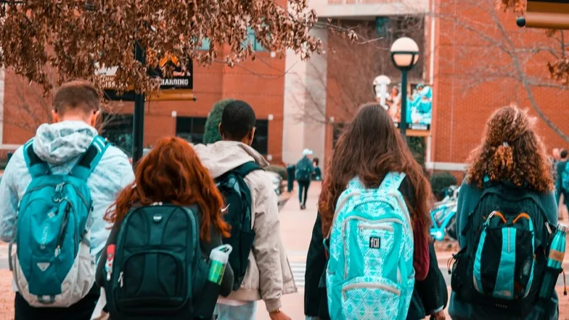 करियर चुनने का समय? हाई स्कूल के बाद की यात्रा के बारे में एक मनोवैज्ञानिक के सुझाव 