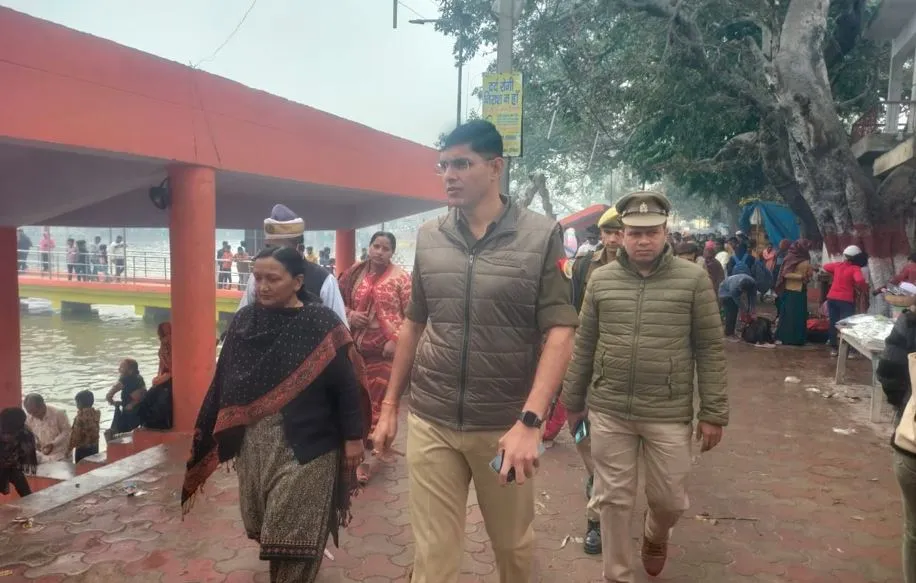 कासगंज: पंचकोसीय परिक्रमा के आयोजन को लेकर सतर्क रहा पुलिस प्रशासन, डीएम-एसपी ने परखे इंतजाम