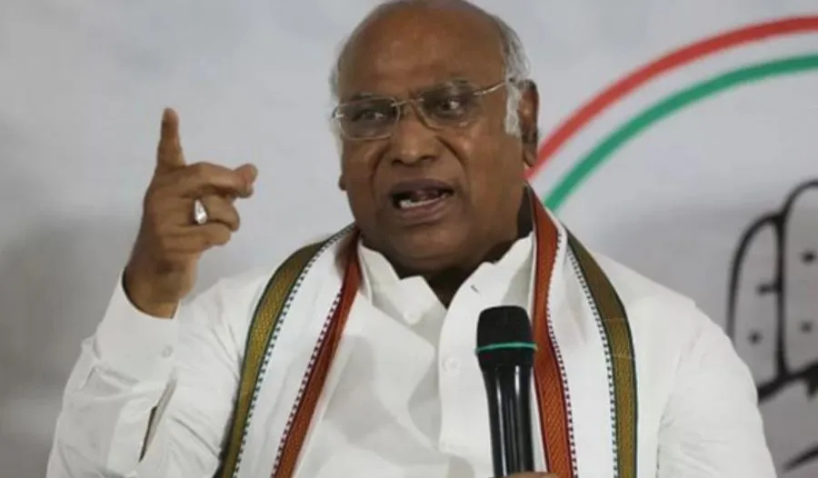 'भाजपा का झूठ सबसे मजबूत', किसानों की आय दोगुनी करने के वादों पर खड़गे ने की आलोचना