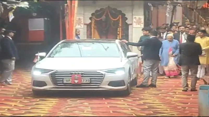 राज्यपाल ने शीतला धाम में किया दर्शन-पूजन, आंगनबाड़ी में बच्चों को दिया किट