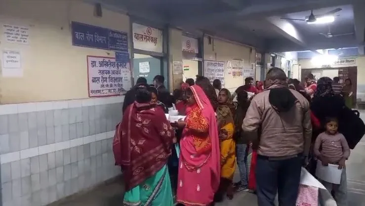 शाहजहांपुर: सर्दी बढ़ी... संक्रमण के साये में नौनिहाल, चिकित्सकों के पास बढ़े मरीज