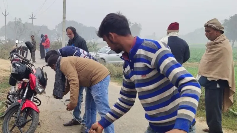 UP: हिस्ट्रीशीटर के मकान की शासन को भेजी रिपोर्ट, आपराधिक गतिविधियों को अंजाम देने के लिए गांव से बाहर खेतों में बनाया किलेनुमा मकान