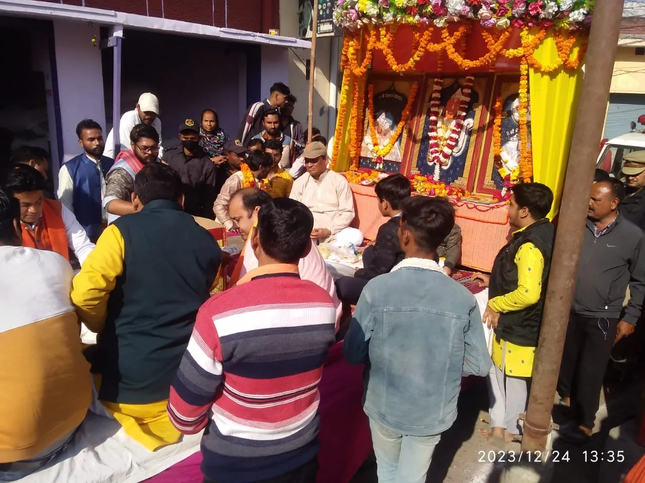 पीलीभीत: अंजनी का लाला ओ बजरंग बाला, कोई ना तुमसा बलि..धूमधाम से निकाली गई बालाजी शोभायात्रा