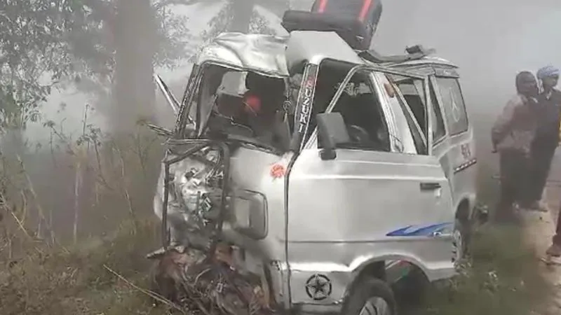 Unnao Accident: वाहन की टक्कर से वैन में सवार ड्राइवर समेत नौ बच्चे घायल, पांच जिला अस्पताल रेफर