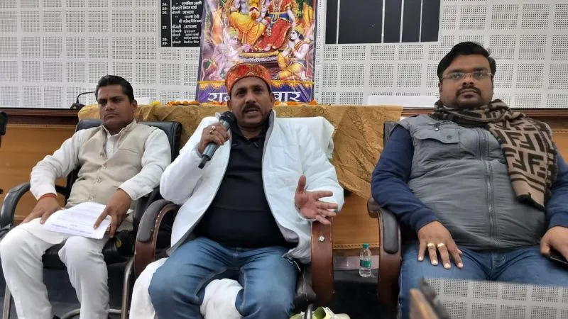 प्राण प्रतिष्ठा के दिन दिनभर पूजा पाठ के बाद घर घर जलेंगे घी के दीपक, बांदा नगर में विशाल अक्षत कलश यात्रा कल