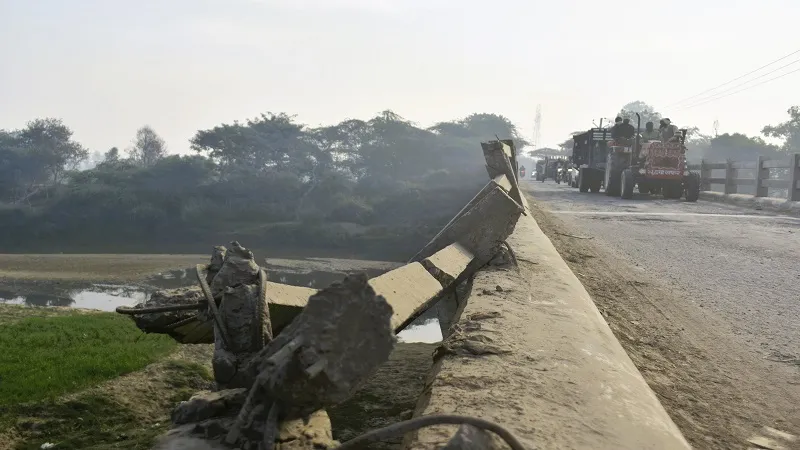 मुरादाबाद: हिचकोले खाते नैनीताल और जिम कॉर्बेट मुश्किल से पहुंच रहे पर्यटक
