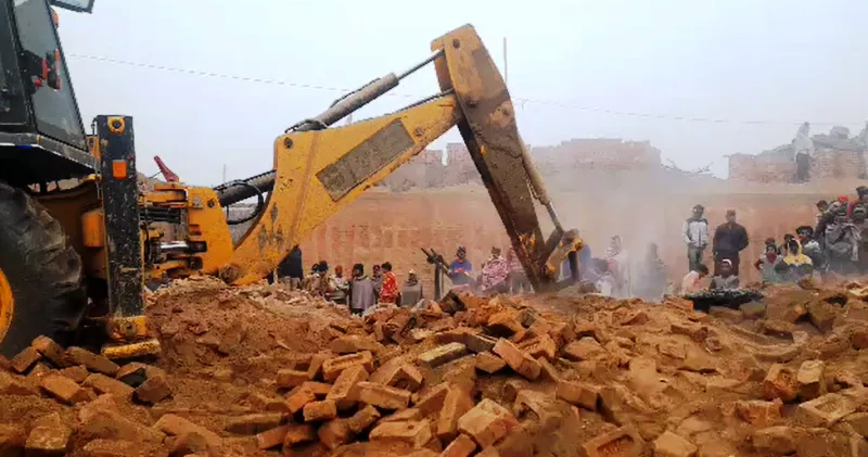 रुड़की: सानवी ईंट भट्ठे की प्लेट गिरने से 6 की मौत