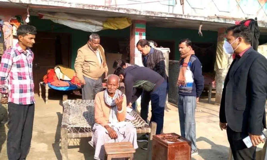 पिछले 11 विधानसभा चुनावों में 3.30 लाख बुजुर्गों और दिव्यांगों ने घर में मतदान की सुविधा का उठाया लाभ 