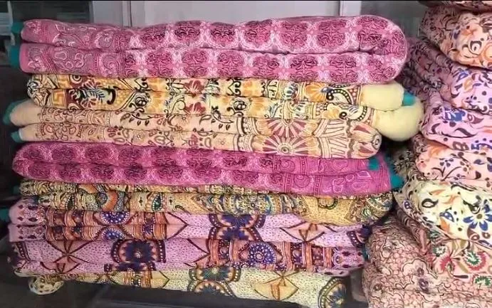 बरेली: ठंड में खादी की रजाई से छूटेंगे पसीने, जानिए क्या हैं दाम ?