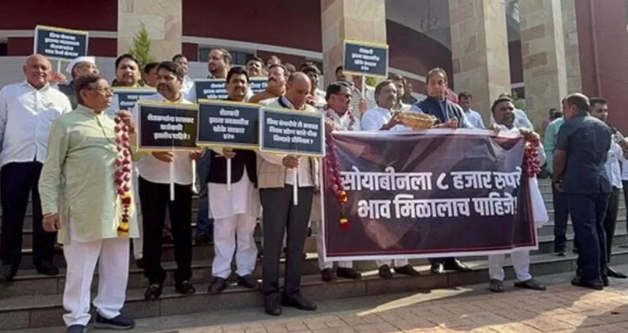 महाराष्ट्र: विपक्ष ने स्वास्थ्य सेवाओं की ‘‘खराब’’ स्थिति को लेकर सरकार के खिलाफ किया प्रदर्शन 