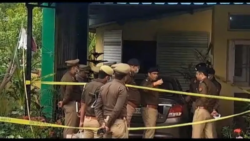 रायबरेली: रेल कोच ऑफीसर्स कॉलोनी पहुंचे आईजी, घटनास्थल का किया निरीक्षण