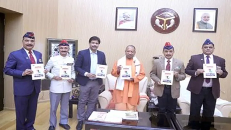 Armed Forces Flag Day: सेना के अधिकारियों ने सीएम योगी को लगाया प्रतीक ध्वज
