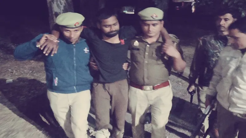 इटावा: पुलिस अभिरक्षा से भाग रहा शातिर अपराधी मुठभेड़ के बाद गिरफ्तार