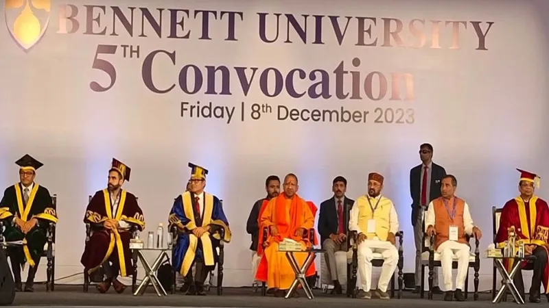 Bennett University के दीक्षांत समारोह में शामिल हुए सीएम योगी, बोले- विकसित भारत के लिए संस्थानों को उद्योग से जोड़ना होगा 