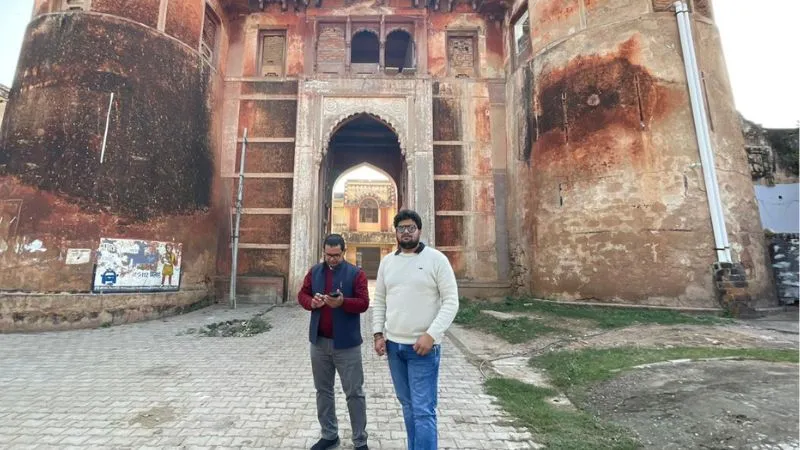 Chitrakoot News: पेशवाकालीन इमारत का संरक्षण करेगा पुरातत्व विभाग, क्षेत्रीय अधिकारी ने किया मुआयना, माना यह है धरोहर