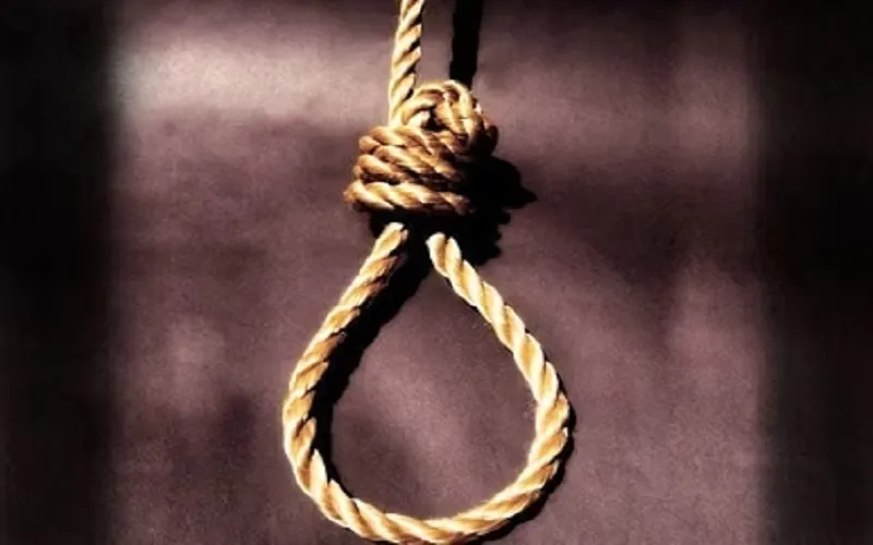 अमरोहा : कर्ज में डूबे इन्वर्टर-बैटरी कारोबारी ने फंदे पर झूलकर की आत्महत्या, परिवार में मचा कोहराम