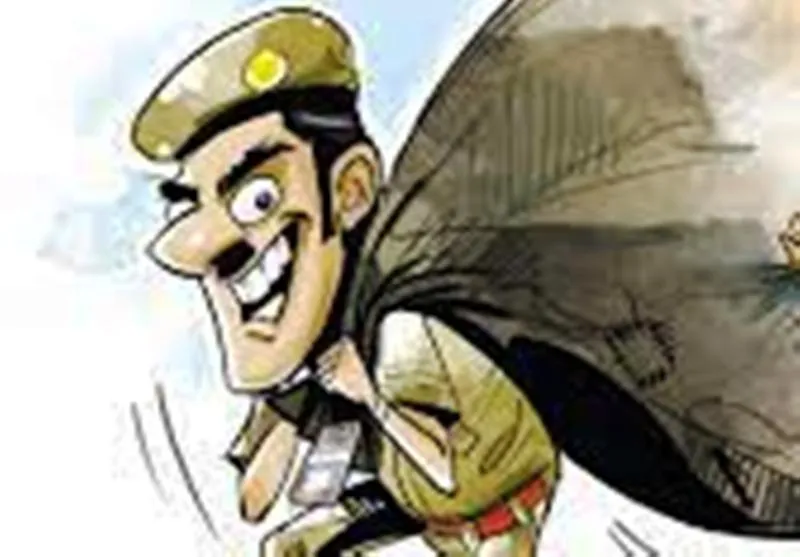 रुद्रपुर: वर्दी का रौब दिखाकर दो लाख रुपये छीनने के आरोपी सिपाही सुरेंद्र पुलिस की गिरफ्त से बाहर