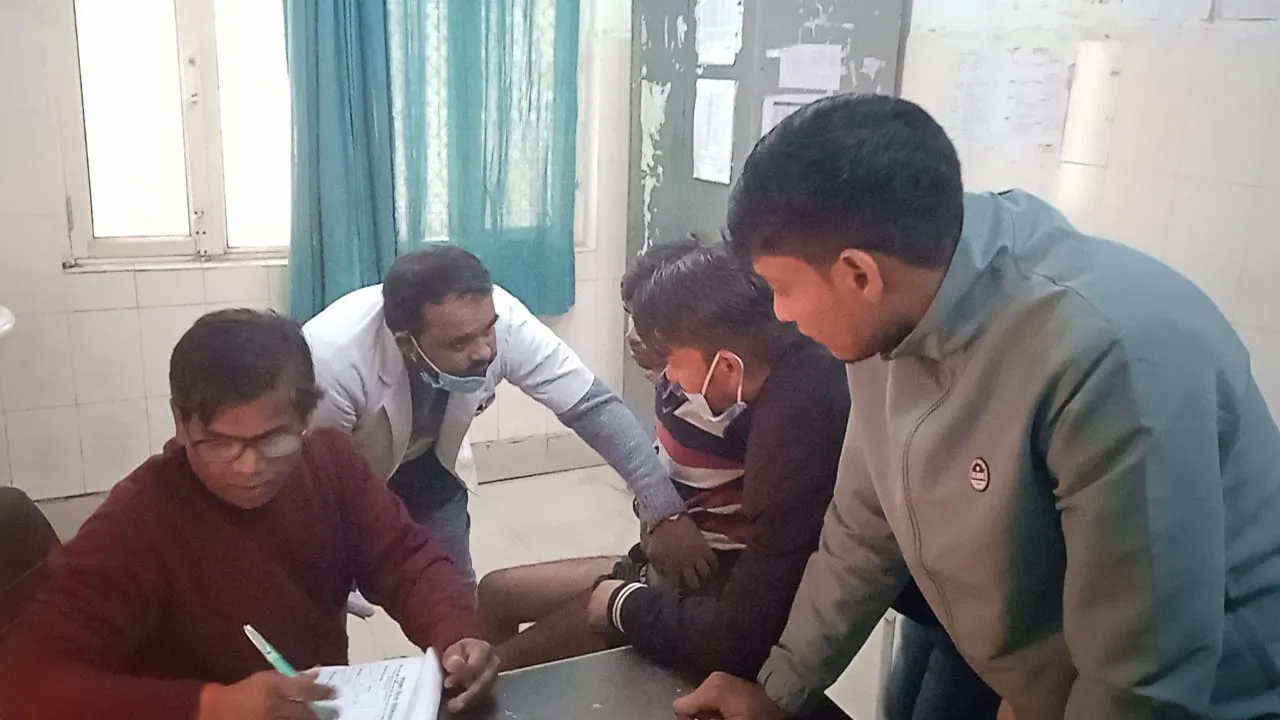 कासगंज: मामूली विवाद में चार भाई-बहनों को मारी गोली, गंभीर हालत में भर्ती 