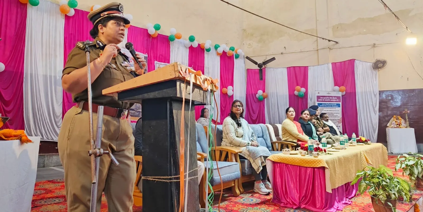 कासगंज: मुसीबत के समय में अपने आपको बेवस न समझें छात्राएं - एडीजी 