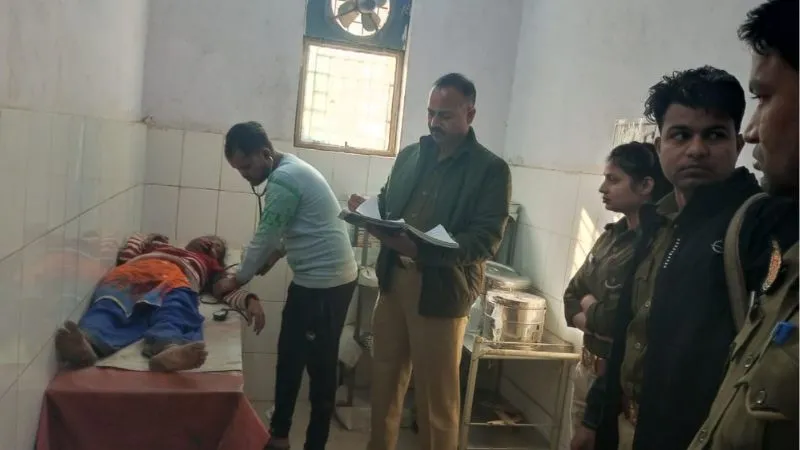 Fatehpur News: गंभीर हालत में मिली महिला… पुलिस ने अस्पताल में कराया भर्ती, इसी जगह पर सिर कटी मिल चुकी लाश