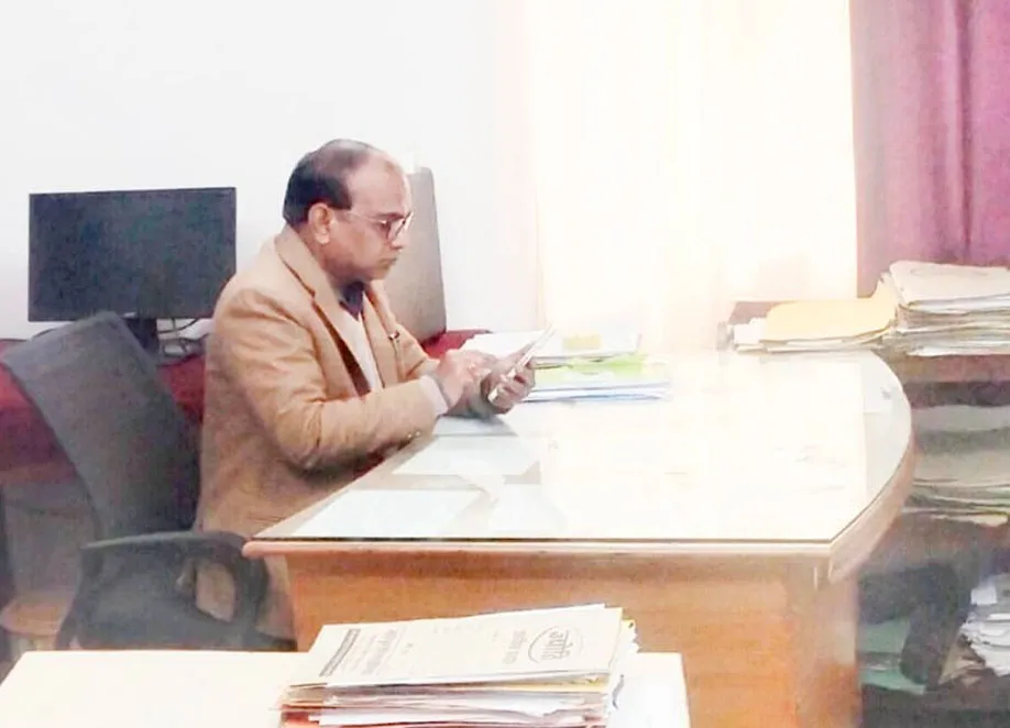तदर्थ शिक्षकों की डीआईओएस ने मानी मांग, भेजा गया वेतन बिल, 15 दिनों से बैठै थे धरने पर