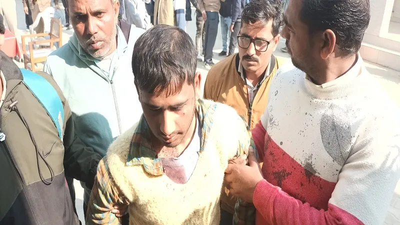 संभल : बिजली बकाए पर कनेक्शन काटने पहुंची टीम से मारपीट, बनाया बंधक 