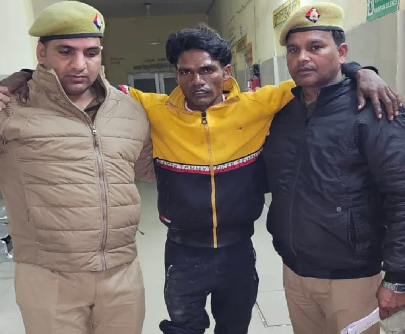 रामपुर : फरार चल रहे दुष्कर्म  के आरोपी को पुलिस ने मुठभेड़ में पकड़ा