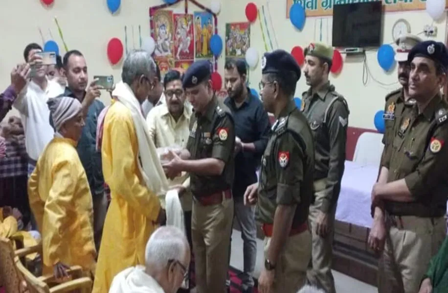  सर्दी से बचाने के लिए बेसहारा वृद्धजनों को वृद्धाश्रमों तक पहुचाने में मदद करेगी यूपी पुलिस, डीजीपी को शासन का निर्देश 