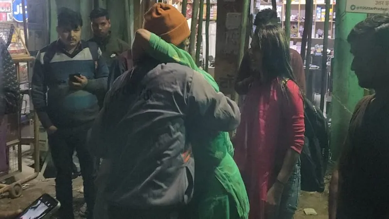 संभल: लॉक डाउन में बिछड़ी युवती घर लौटी तो भर आईं पिता की आंखें