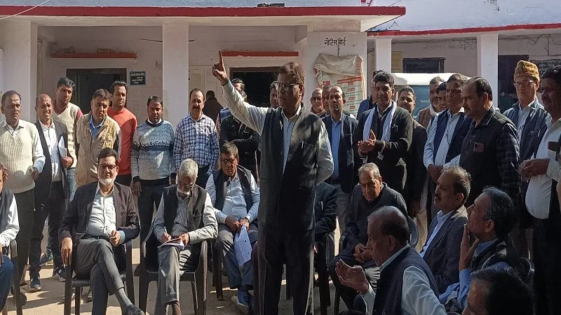 अमरोहा : अधिवक्ताओं ने न्यायालयों के कार्यों का किया बहिष्कार