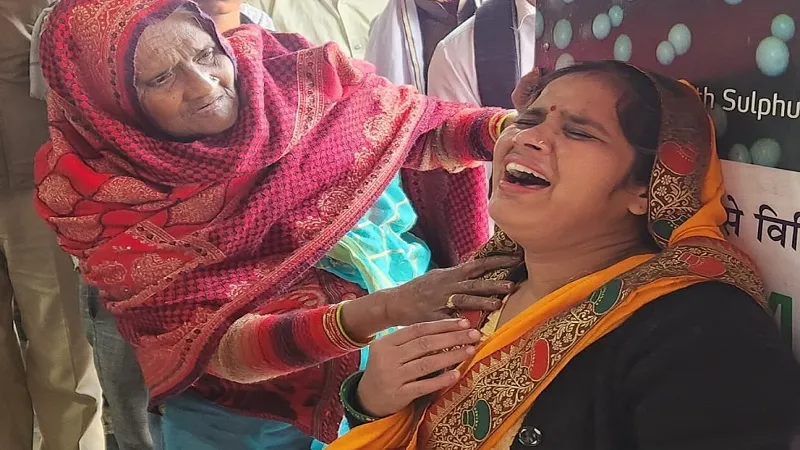 संभल: सरे बाजार झांसा देकर महिला के कुंडल और पाजेब लेकर भागे टप्पेबाज