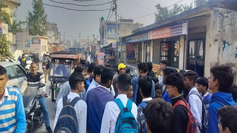 रामपुर: मसवासी में छात्रों के दो गुटों में जमकर हुई मारपीट, पुलिस को नहीं लगी भनक