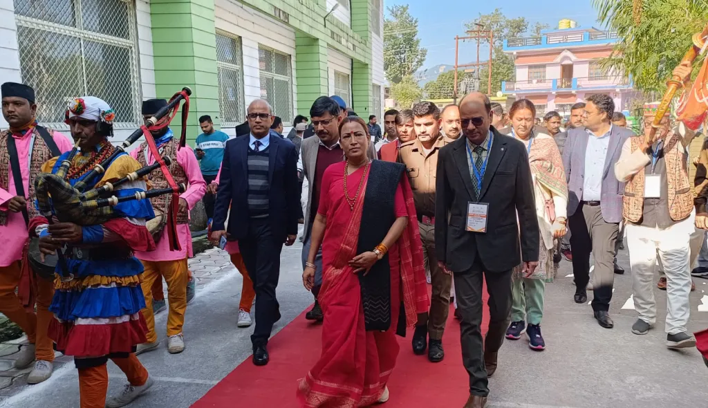 टनकपुर: 500 करोड़ के 52 एमओयू पर उद्यमियों ने किये हस्ताक्षर