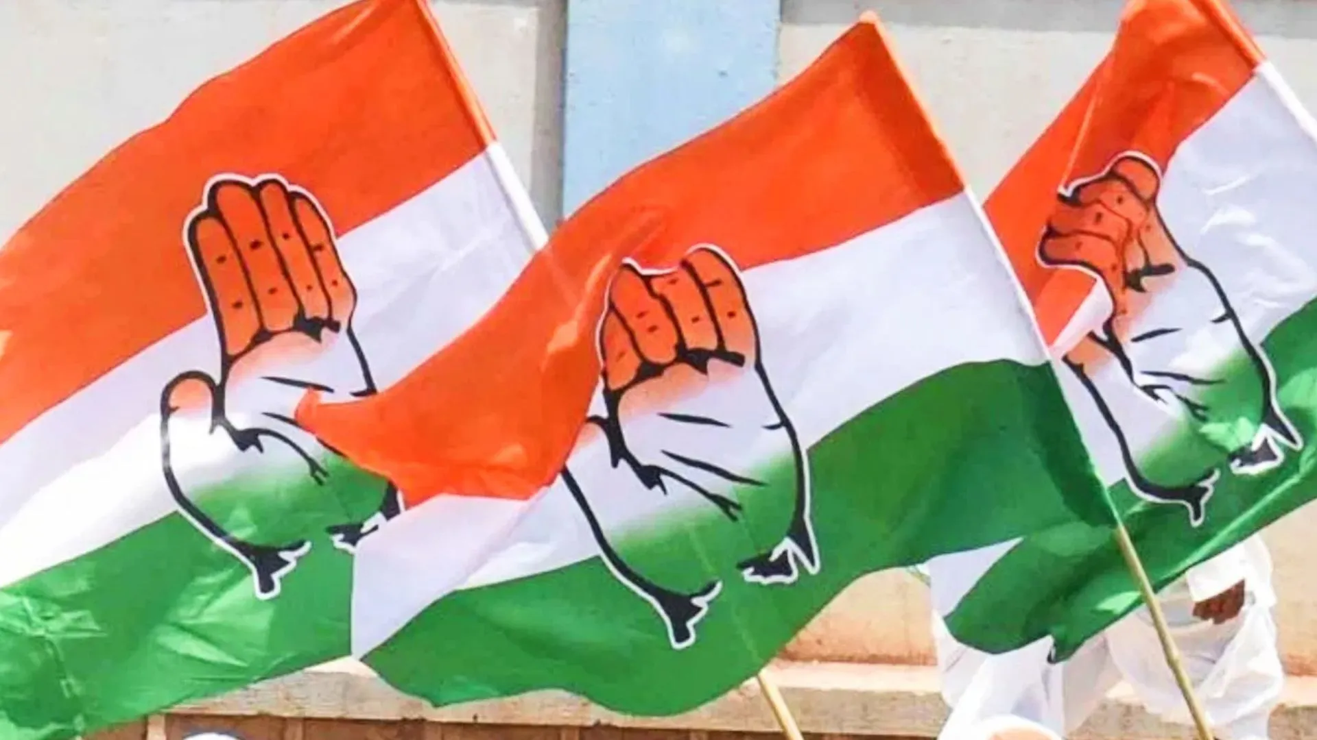 तेलंगाना विधानसभा चुनाव: शुरुआती रुझान में कांग्रेस को बढ़त, काफी पीछे छूटी BRS
