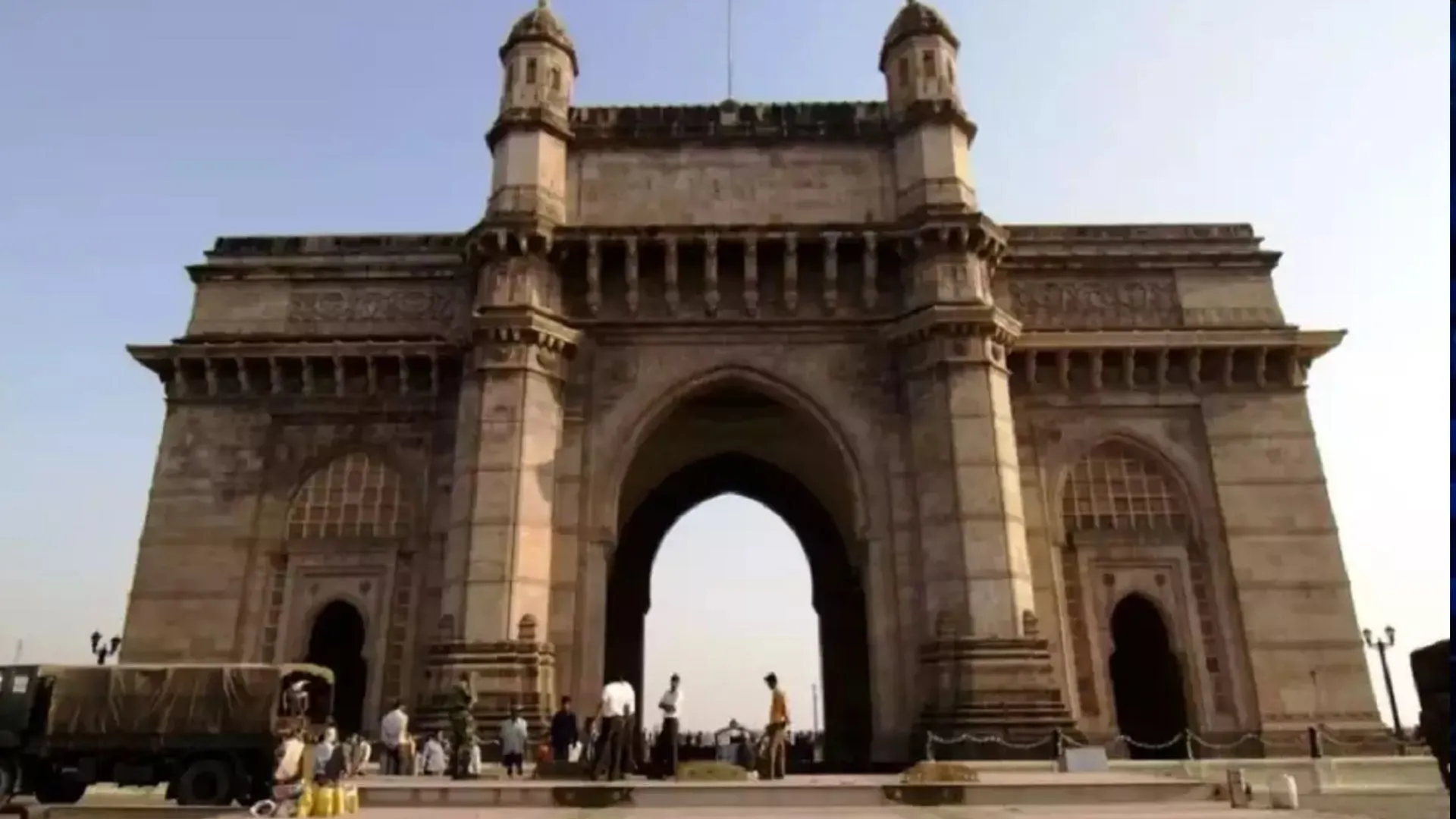 दो दिसंबर का इतिहास: ब्रिटेन के राजा-रानी पहली बार भारत आए, याद में बना ‘गेटवे ऑफ इंडिया’ 