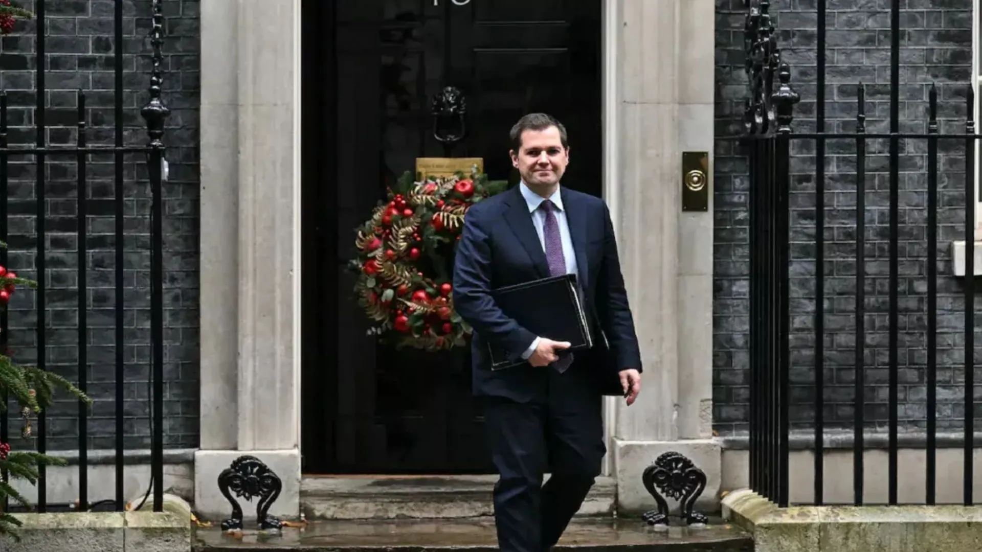 ब्रिटेन के आव्रजन मंत्री रॉबर्ट जेनरिक ने दिया इस्तीफा, इस वजह से उठाया कदम 