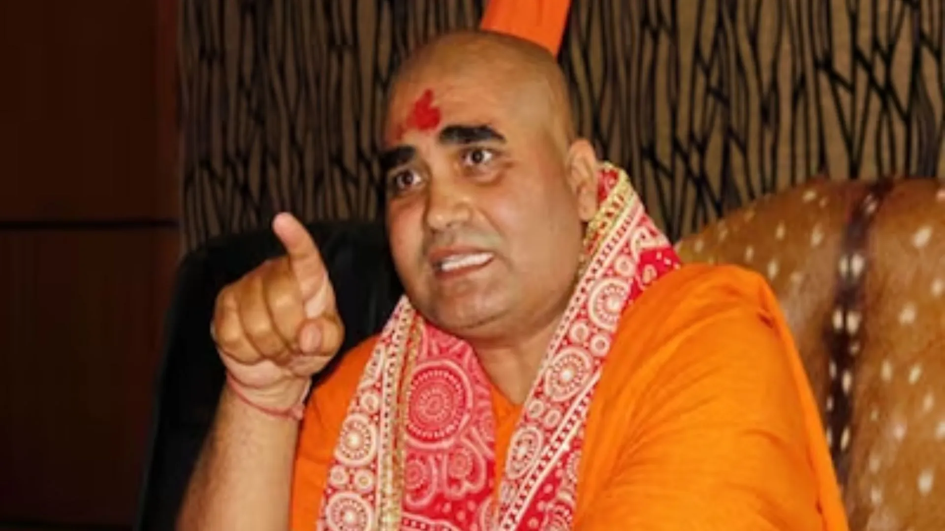 जम्मू-कश्मीर के चतुर्दिक विकास के कारण बदला है वहां का माहौल: शंकराचार्य 