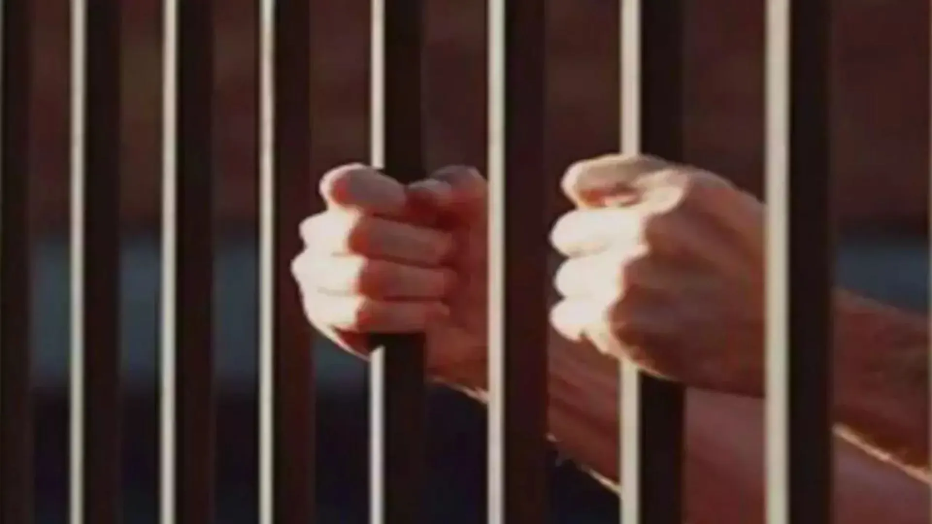 पीलीभीत: नेपाल में छिपे माफिया एजाज को योगी सरकार में सताया डर, जेल को सुरक्षित मान कर दिया सरेंडर, जानिए पूरा मामला 