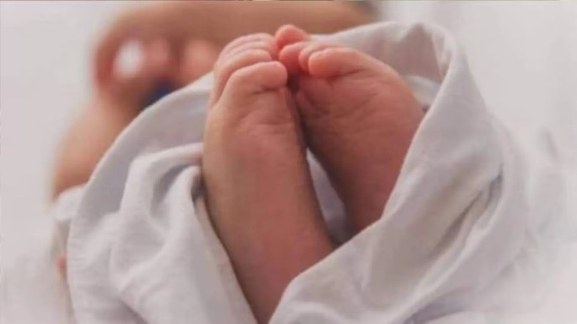 बरेली: रात में धरने पर माता-पिता के साथ आई एक साल की बच्ची की ठंड लगने से मौत