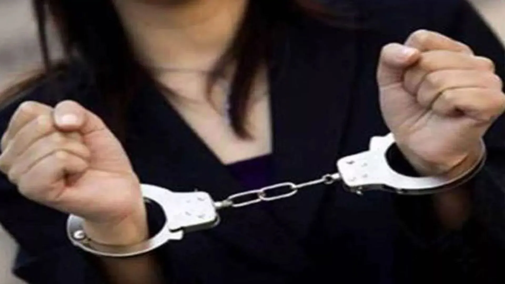 मेरठ: प्रेमी के साथ मिलकर पति की हत्या की साजिश रचने के आरोप में महिला गिरफ्तार