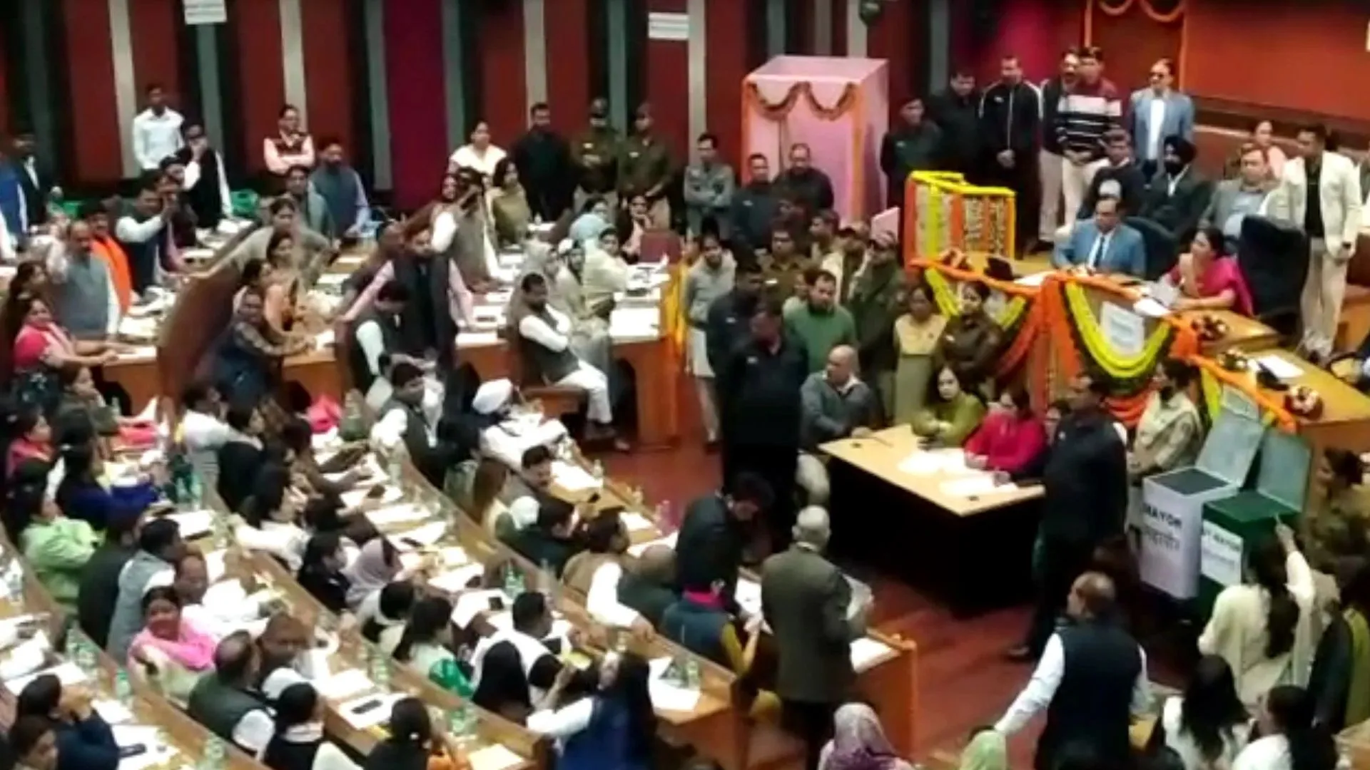 अलविदा 2023 : एमसीडी के महापौर चुनाव के दौरान हाथापाई और सदन में बार-बार हंगामे ने बटोरी सुर्खियां 