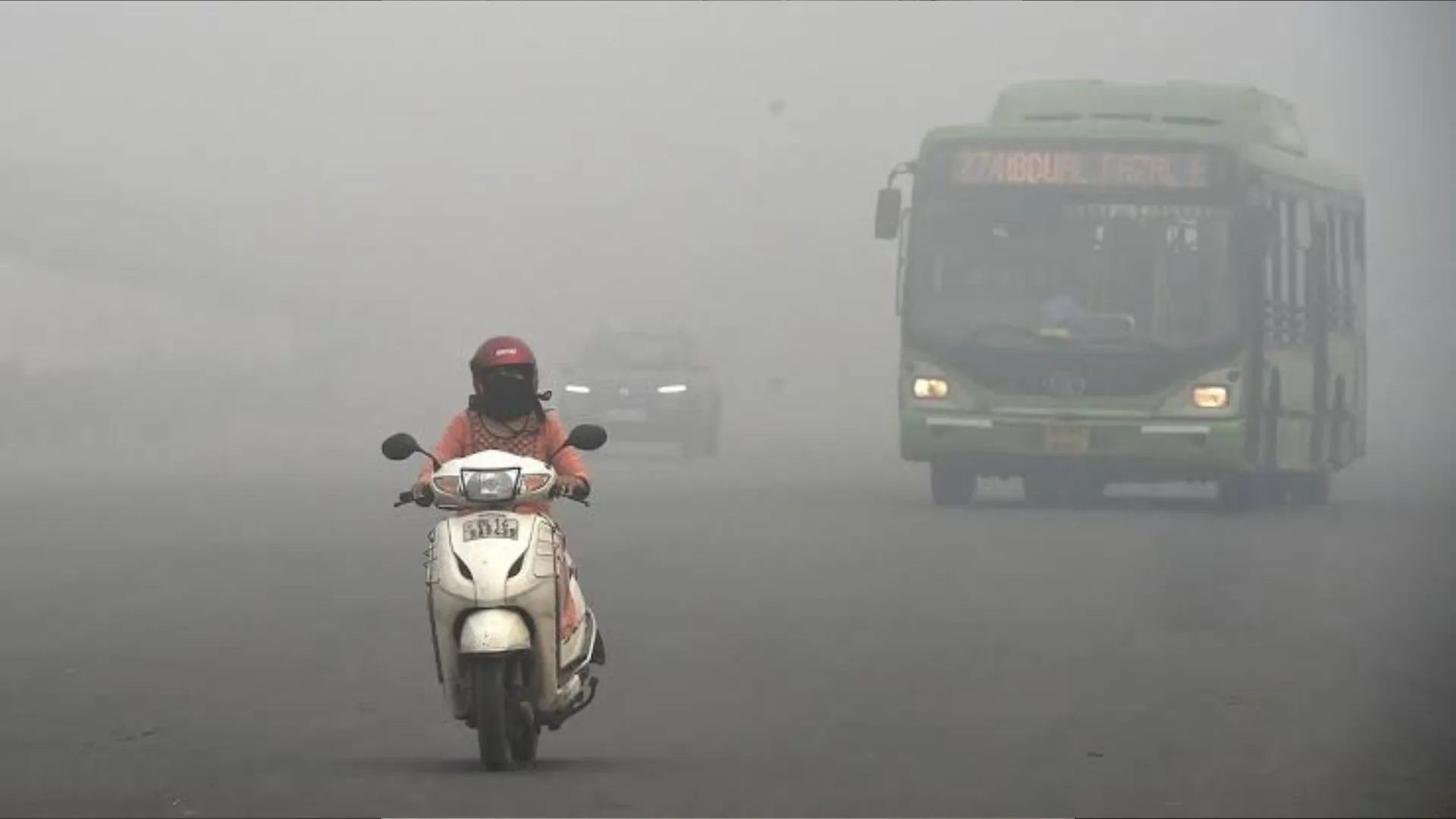 बरेली: सीजन का सबसे ठंडा रहा दिन, नए साल पर घने कोहरे का ओरेंज अलर्ट