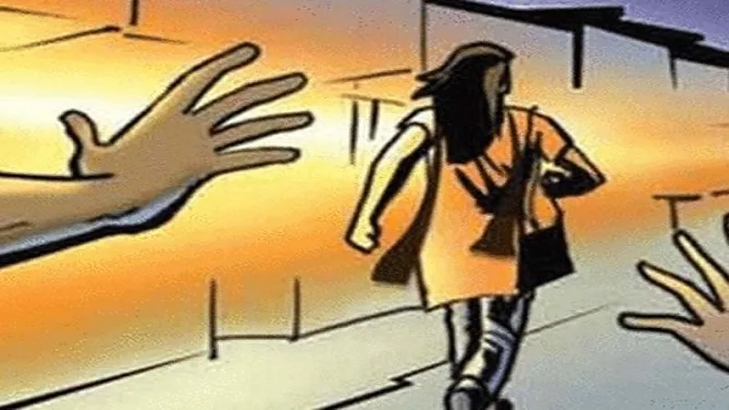 मुरादाबाद : बुध बाजार में युवती से छेड़छाड़, चेहरे से हिजाब हटाने का प्रयास