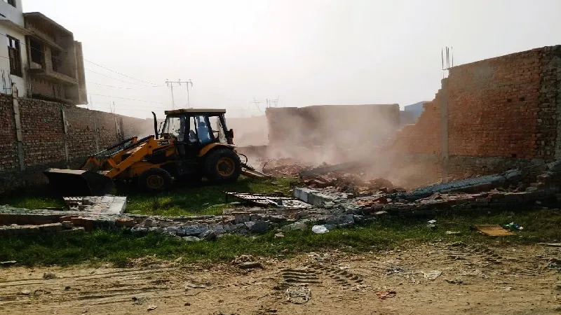  मुरादाबाद : पंडित नगला व ट्रांसपोर्ट नगर क्षेत्र में प्राधिकरण की टीम ने ध्वस्त कराया अवैध निर्माण 