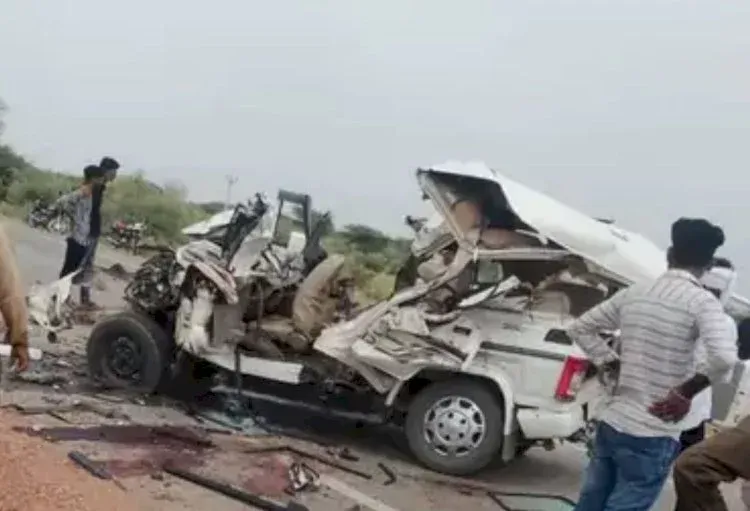 राजस्थान: कार और अज्ञात वाहन केे टक्कर में तीन की मौत, गुजरात से लौट रहे थे माता का दर्शन कर  