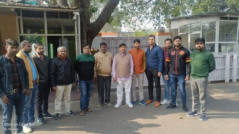 लखनऊ : डिप्टी सीएम से मिले आउटसोर्सिंग कर्मचारी, मांगे पूरी हुई तो बढ़ जाएगा वेतन
