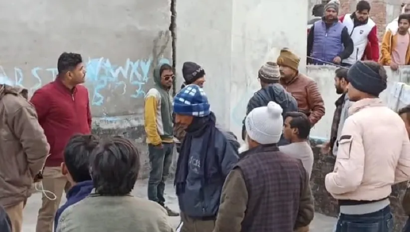 Kannauj: तेज धमाका होने से युवक व किशोर घायल... आसपास के मकानों की हिली खिड़कियां, पुलिस व फोरेंसिक टीम ने की जांच